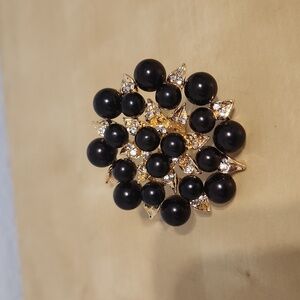 Black and Gold Tone Cluster Ring with Vintage Appeal
